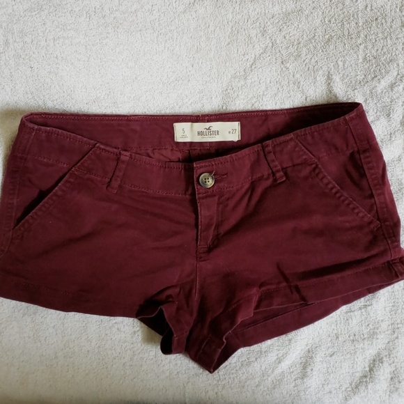 Hollister Pants - Maroon shorts